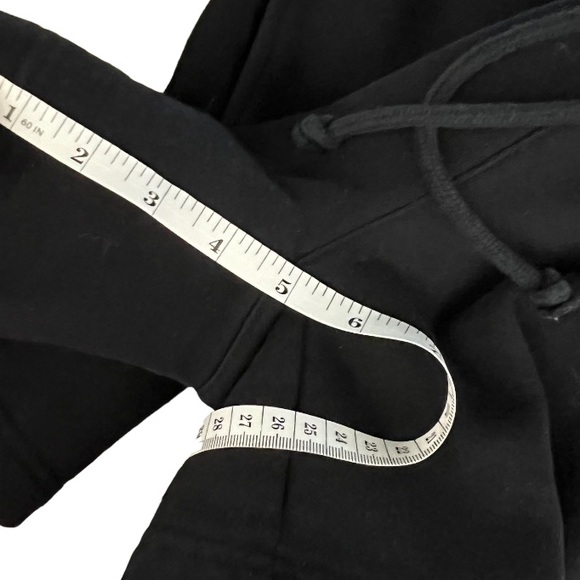 aritzia tna cozy fleece 5” boyfriend sweatshort - Picture 16 of 16